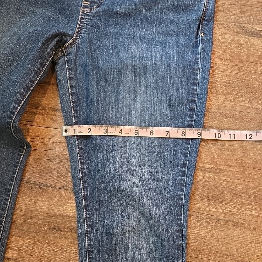 Levi's Pull-on Skinny Blue Jeans Woman's Size 6 - Picture 14 of 14